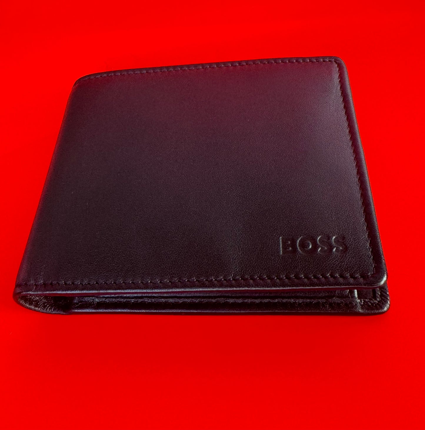 LEATHER TRIFOLD WALLET WITH EMBOSSED LOGO AND COIN POCKET