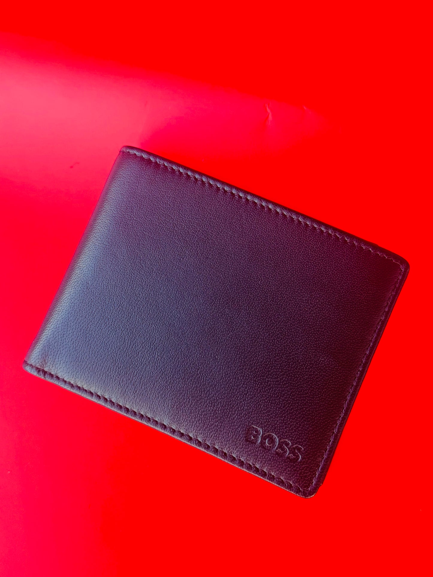 LEATHER BILLFOLD WALLET WITH EMBOSSED LOGO AND COIN POCKET