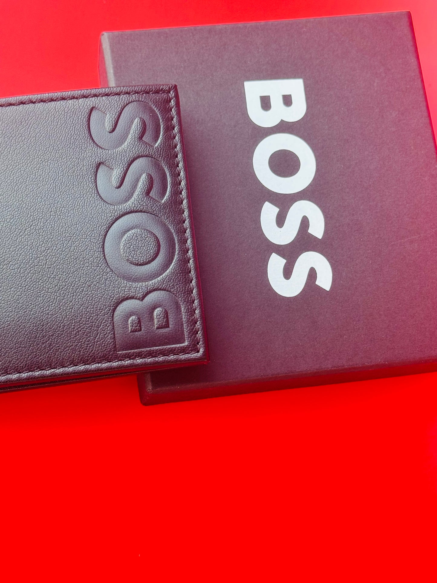 GRAINED-LEATHER WALLET WITH EMBOSSED LOGO